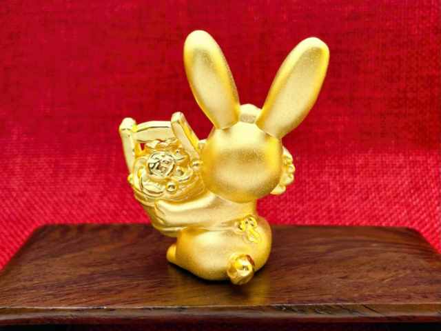 白银价格强势回调 美元指数跌势支撑银价