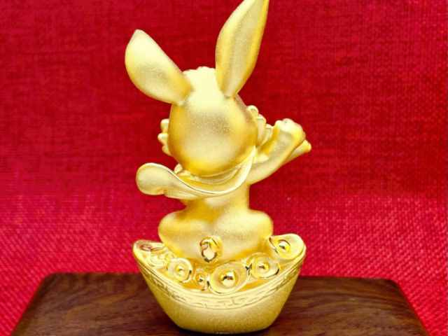 冲高4775后闪崩超百美元! 黄金上演“预期切换”惊魂剧