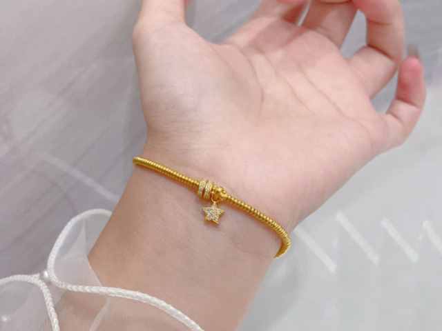 今日水贝18K金回收价格查询（2026年01月23日）