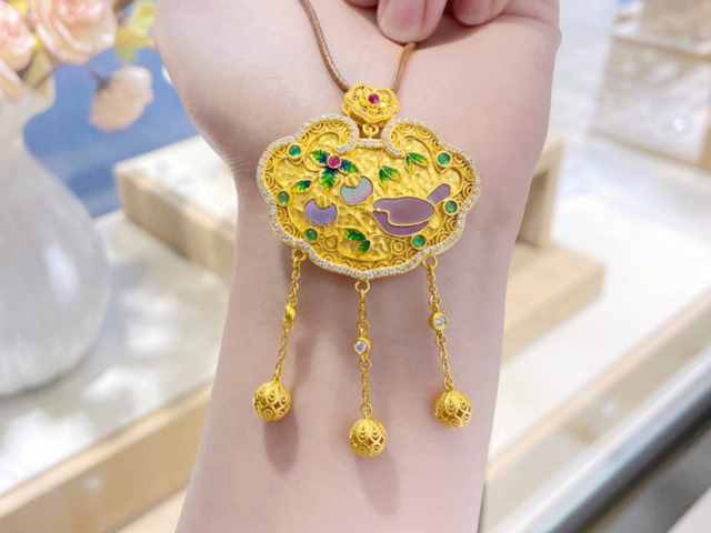 2025版熊猫纪念币100克精制金币现在市场价是多少（2026年01月28日）