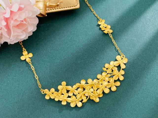 2026年4月7日珠宝首饰板块报437.36点跌幅0.98%