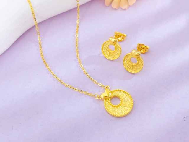 无视“新债王”不降息预言 黄金飙涨近1.7%上触1248元