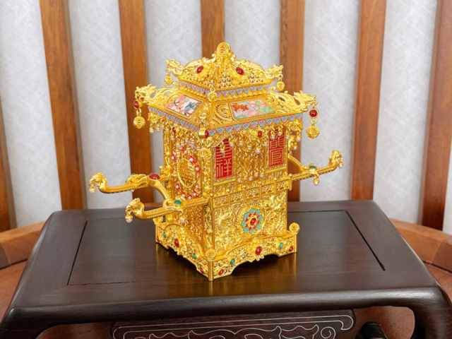 熊猫加字纪念银币价格（2026年2月2日）