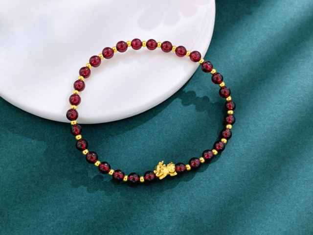 中国黄金今日股价：1月22日收盘下跌1.30%