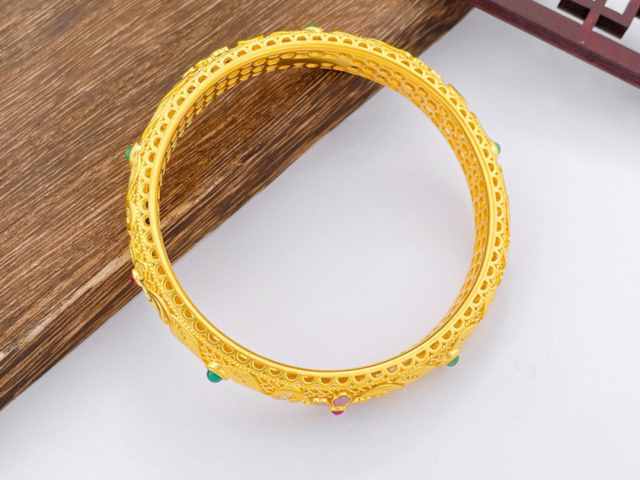 【黄金期货收评】TACO交易来袭黄金涨势未变 沪金微涨1087元