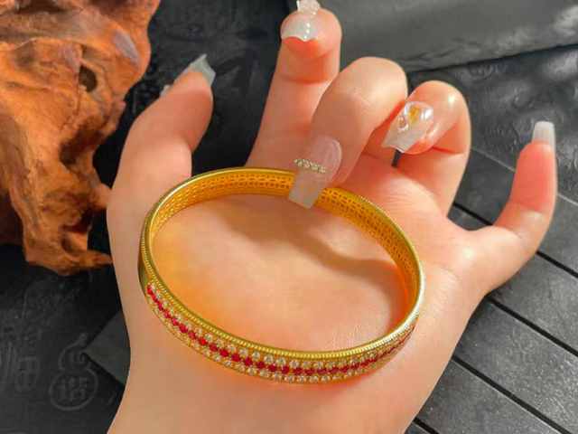 济南济南中国黄金投资金条/储值金条/元宝金回购价多少一克（2026年4月11日）