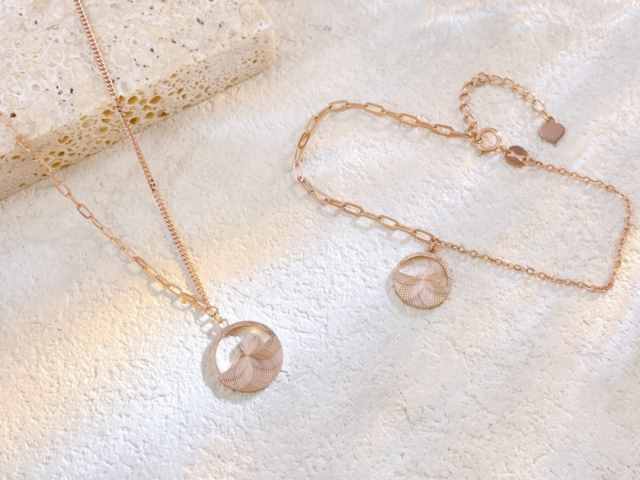 中国黄金今日股价：1月28日收盘上升10.04%